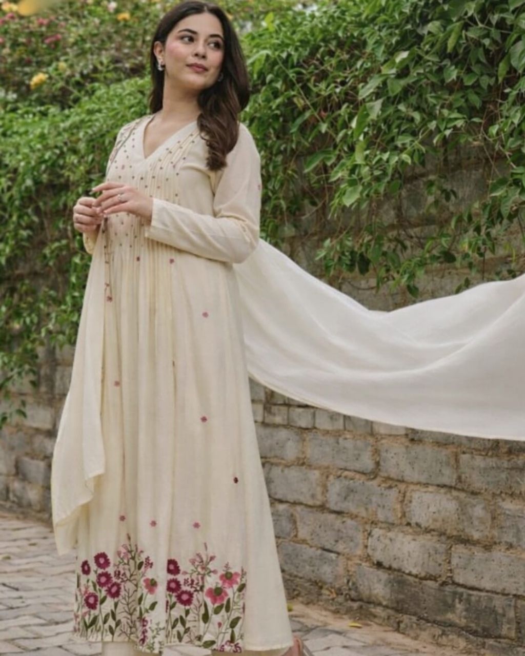 Cream Floral Embroidered Dupatta Set