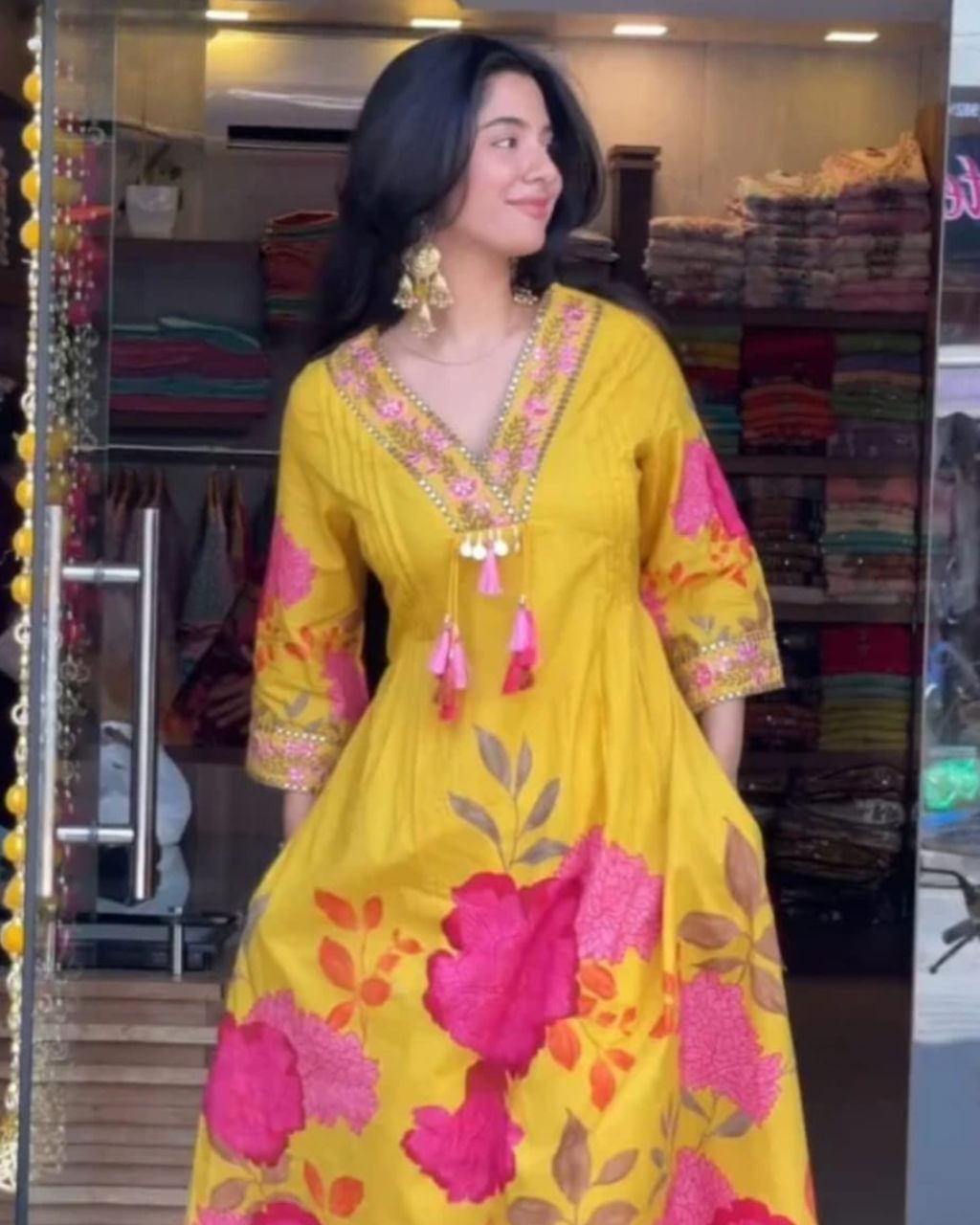 Premium Yellow Floral Pure mal cotton Dupatta Set Secondary image