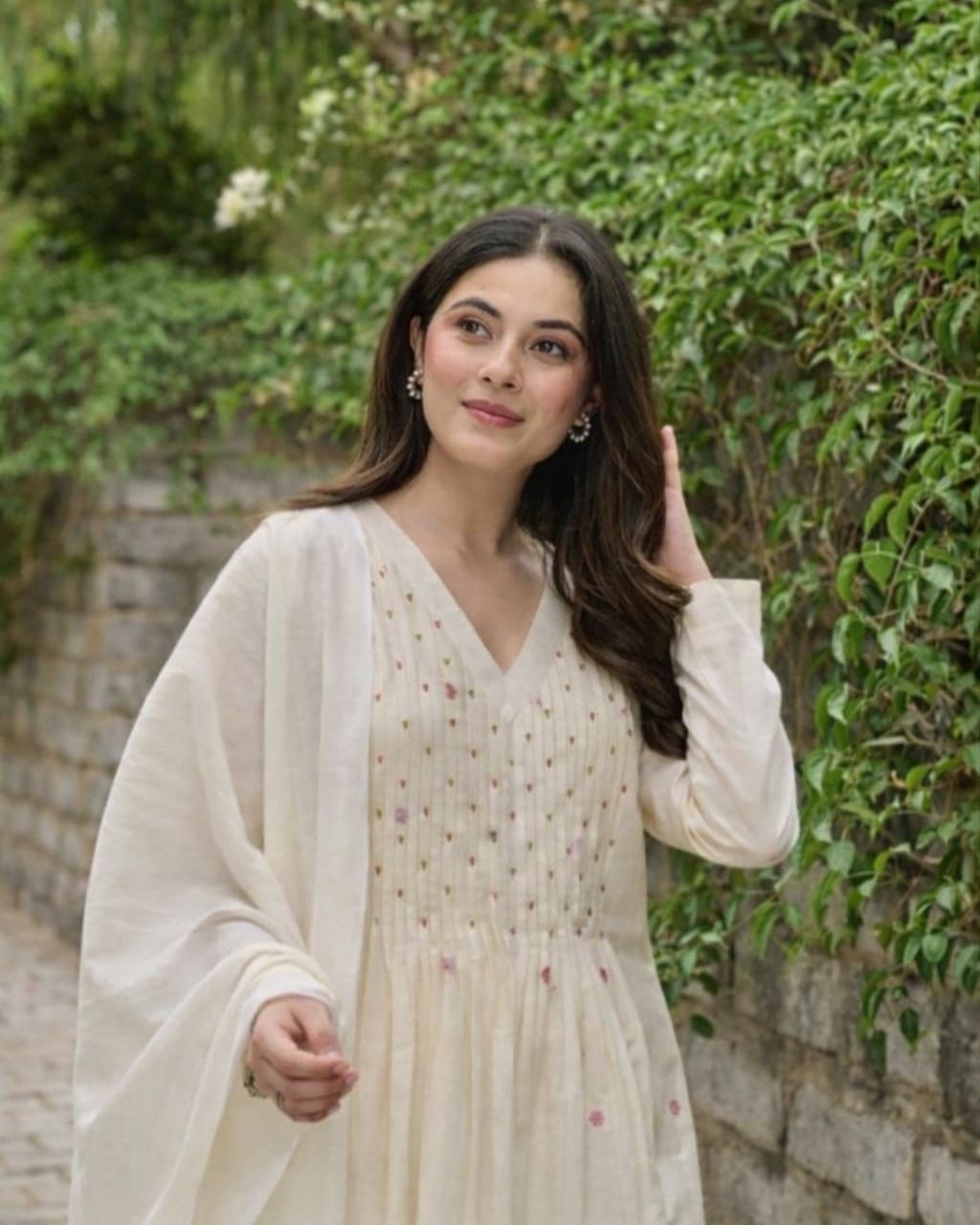 Cream Floral Embroidered Dupatta Set